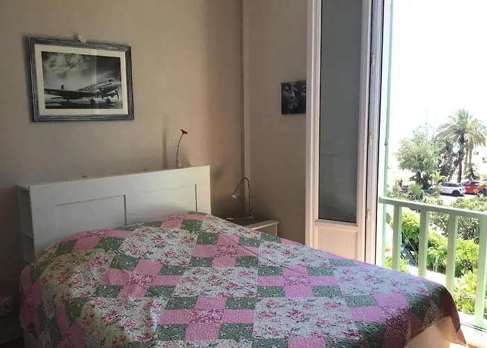 L'ilot Fleuri 2* Le Lavandou