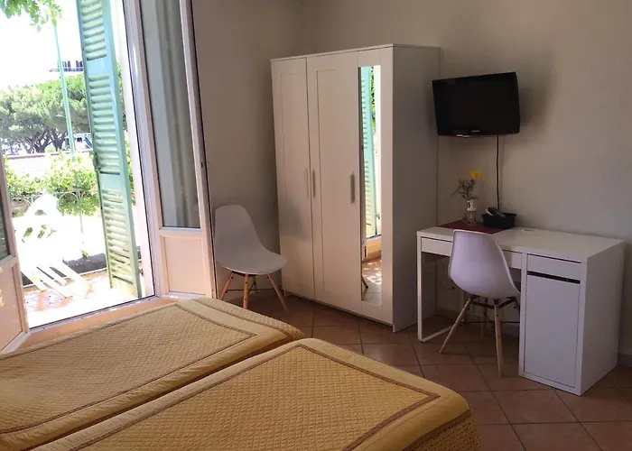 弗勒岛酒店 酒店 2*